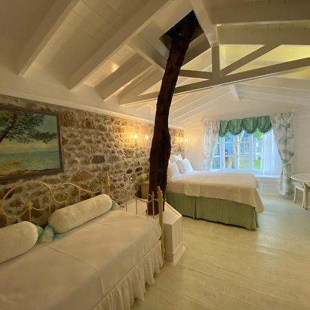 Lola 38 Hotel Foca Exterior photo