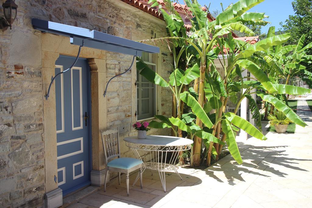Lola 38 Hotel Foca Exterior photo